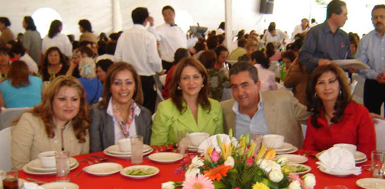 Emilse Miranda, Geraldine Garc�a, Laura Vargas de Osorio, Jorge Rojo y Oralia Vega