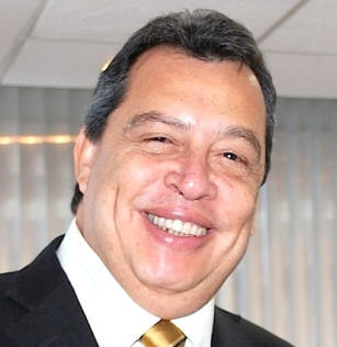 http://www.etcetera.com.mx/userfiles/images/El-gobernador-del-estado-de-Guerrero-Angel-Aguirre-Rivero.jpg